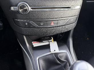 Peugeot 308 1.6 92KW Clima Navi Led Pano Premiere picture 12