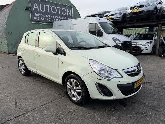 krockskadad bil auto Opel Corsa 1.2 -16V 63KW Airco Navi Berlin 5-Drs NAP 2013/5