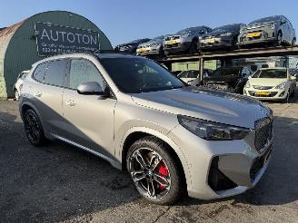 Unfallwagen BMW iX1 67 kWh Edrive20 150KW Pano Clima Navi M Sport Edition NAP 2025/10
