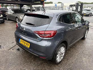 krockskadad bil auto Renault Clio 1.6 E-Tech Hybrid 140 R.S. Line 69&24kW 2022/2