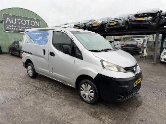 krockskadad bil bedrijf Nissan NV 200 1.5 DCI 66kw Airco Schuifdeur Camera Optima 2014/6