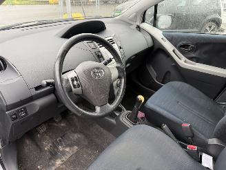 Toyota Yaris 1.3 VVTI 64KW Airco 5-Drs Sol NAP picture 6