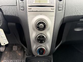 Toyota Yaris 1.3 VVTI 64KW Airco 5-Drs Sol NAP picture 9