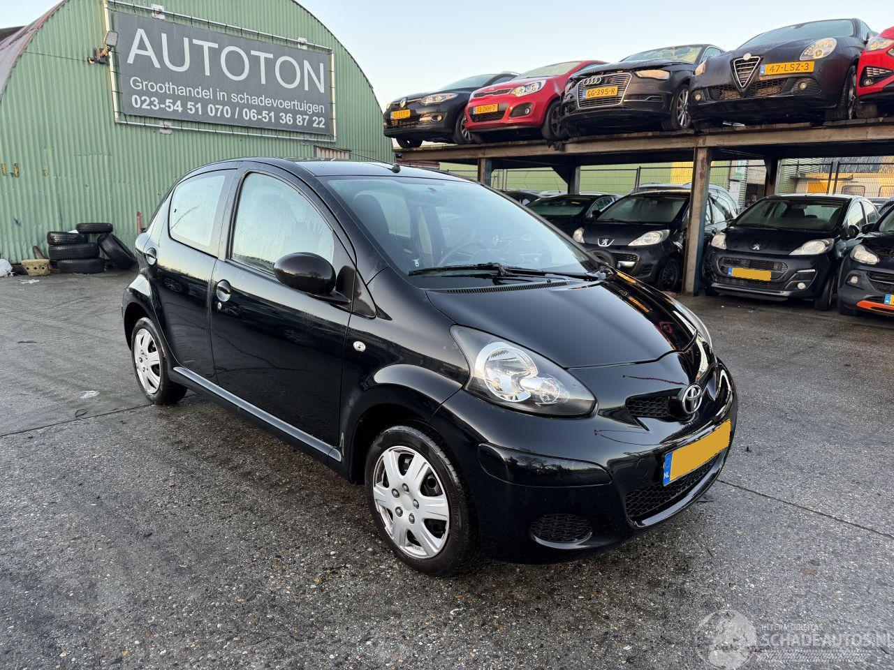 Toyota Aygo 1.0-12V 50KW Airco 5-Drs Now NAP
