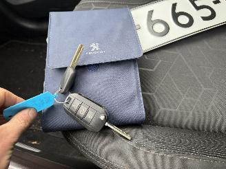 Peugeot 2008 1.2 81KW Pano Clima Navi Led Allure picture 13