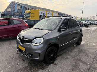 skadebil auto Renault Twingo 22 kWh 60KW R80 E-Tech Serie Limitee Urban Night Cabrio Clima Navi Led 2023/6