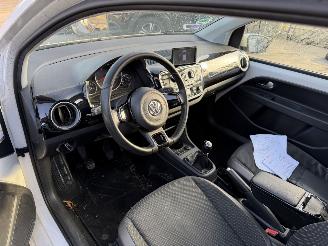 Volkswagen Up! 1.0 44KW High Up Pano Navi Airco Bleumotion NAP picture 7
