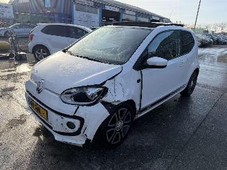Volkswagen Up! 1.0 44KW High Up Pano Navi Airco Bleumotion NAP picture 6