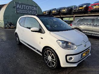 krockskadad bil auto Volkswagen Up! 1.0 44KW High Up Pano Navi Airco Bleumotion NAP 2012/6