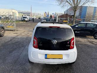 Volkswagen Up! 1.0 44KW High Up Pano Navi Airco Bleumotion NAP picture 3