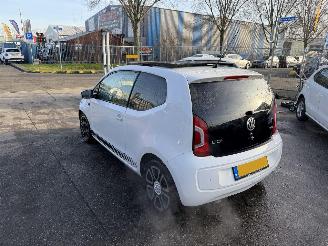 Volkswagen Up! 1.0 44KW High Up Pano Navi Airco Bleumotion NAP picture 4