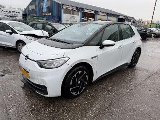 krockskadad bil auto Volkswagen ID.3 58 kWh 107KW Pro Clima Navi 2021/9