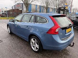 Volvo V-60 2.4 D6 AWD PHEV 158KW Autom. Schuifdak Clima Navi Led NAP picture 4