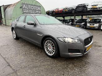 Jaguar XF 2.0D 120KW Autom. Clima Navi Leer Xenon Portfolio NAP picture 2