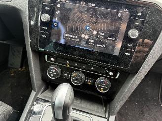 Volkswagen Passat 1.5 TSI 110KW DSG Clima Navi Led Xenon Business R NAP picture 10