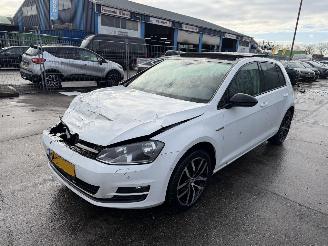Voiture accidenté Volkswagen Golf 1.4 TSI 103KW DSG Pano ACT Highline 2014/4