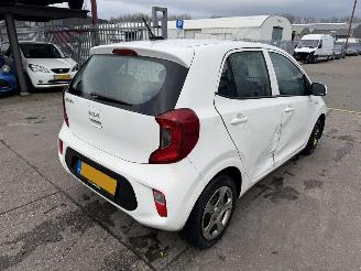 Kia Picanto 1.0 DPI 49KW Airco 5-Drs Comfortline NAP picture 3