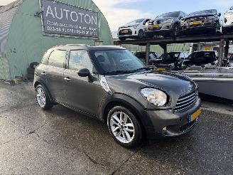 krockskadad bil auto Mini Countryman 1.6 72KW Knockout Edition Clima Navi NAP 2014/6