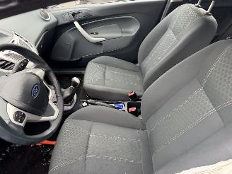 Ford Fiesta 1.25 44KW Airco Titanium NAP picture 8