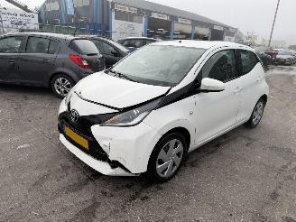 Toyota Aygo 1.0 51KW X-Nav Airco Camera Led 5-Drs NAP picture 5