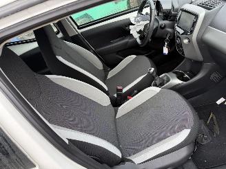 Toyota Aygo 1.0 51KW X-Nav Airco Camera Led 5-Drs NAP picture 8