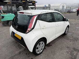 Toyota Aygo 1.0 51KW X-Nav Airco Camera Led 5-Drs NAP picture 2