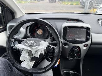 Toyota Aygo 1.0 51KW X-Nav Airco Camera Led 5-Drs NAP picture 11