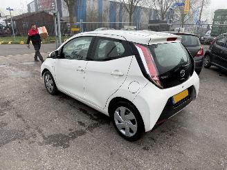 Toyota Aygo 1.0 51KW X-Nav Airco Camera Led 5-Drs NAP picture 4