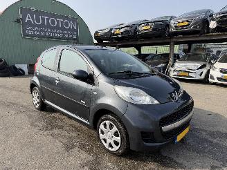 skadebil auto Peugeot 107 1.0-12V 50KW Airco 5-Drs Millesim NAP 2011/2