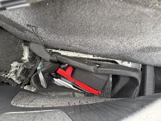 Tesla Model Y 75 kWh Long Range AWD 258KW Clima Navi Pano Led NAP picture 14