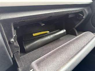 BMW 3-serie 320i 125KW Clima Navi Leer Led Xenon High Executive NAP picture 14