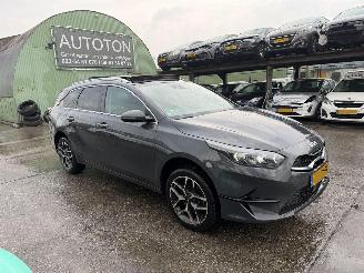 skadebil auto Kia Cee d 1.5 T-GDI 118KW Autom. Pano GT-Line Clima Navi Led Xenon MHEV NAP 2022/3