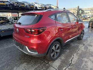 MG ZS EV 45 kWh Luxury Pano NAP picture 2