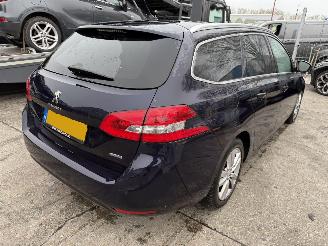 Peugeot 308 1.6 Bluehdi 88KW Pano Clima Navi Camera Executive Pack NAP picture 3