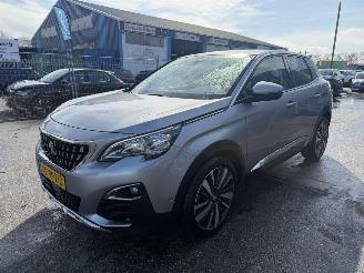 Unfallwagen Peugeot 3008 1.2 96KW Clima Navi Leer Led Camera Blue Lease Premium NAP 2019/1