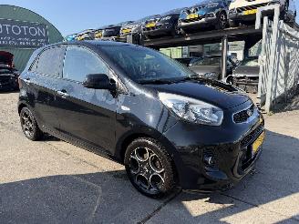 Damaged car Kia Picanto 1.0 CVVT 51KW Clima Led First Edition 5-Drs NAP 2015/6