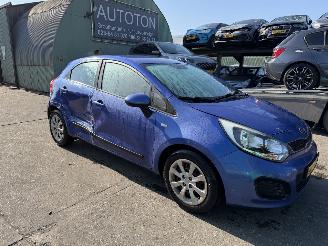 Coche accidentado Kia Rio 1.2 CVVT 63KW Clima 5-Drs Comfort Pack NAP 2012/3