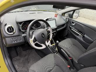 Damaged car Renault Clio 0.9 TCE 66KW 7-Edition Clima Navi Led 2014/4