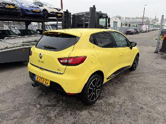 skadebil auto Renault Clio 0.9 TCE 66KW 7-Edition Clima Navi Led 2014/4