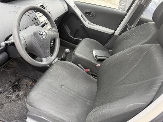 Toyota Yaris 1.0 VVTI 51KW 5-Deurs Acces NAP picture 8