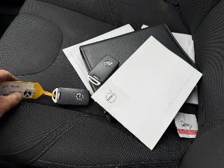 Volvo V-40 2.0 T2 90KW 5-Deurs Clima  NAP picture 9