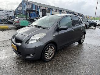 Coche accidentado Toyota Yaris 1.3 VVT-I 74KW Airco Comfort 5-Drs 2009/4