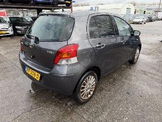 Toyota Yaris 1.3 VVT-I 74KW Airco Comfort 5-Drs picture 3