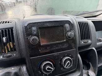 Peugeot Boxer 2.2 Bluehdi 103KW L4H2 Premium picture 11