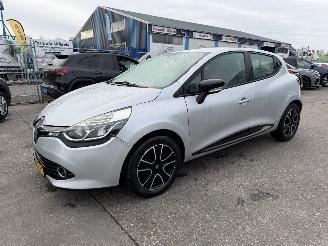 skadebil auto Renault Clio 0.9 TCE 66KW Navi Clima Led Expression 2013/8