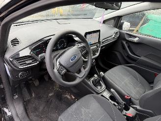 Ford Fiesta 1.1 63KW Navi Airco 5-Drs NAP picture 6