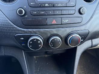 Hyundai I-10 1.0i 49KW I-Drive 5-Deurs picture 9