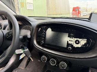 Toyota Aygo 1.0 VVT-I 53KW MT Play Airco 5-Deurs NAP picture 6