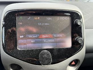 Peugeot 108 1.0 e-VTI 50KW Airco 5-Drs Led Active NAP picture 9