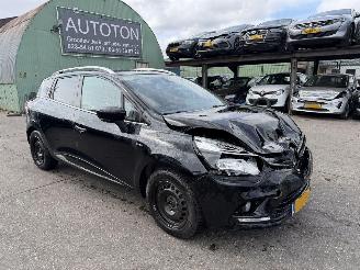 Damaged car Renault Clio 1.5 DCI 66KW Clima Navi Led Limited 2018/8